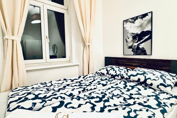 1 bedroom, WiFi, bed sheets