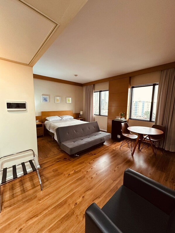 1 bedroom, in-room safe, WiFi, bed sheets