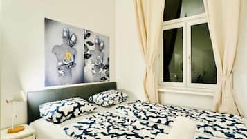 1 bedroom, desk, WiFi, bed sheets