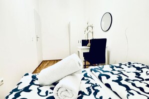 1 chambre, bureau, Wi-Fi, draps fournis