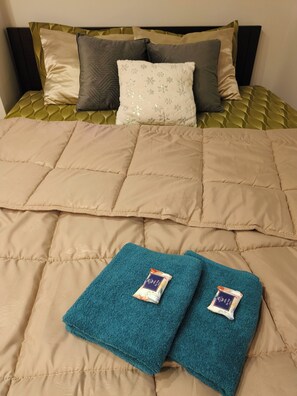 1 dormitori, planxa i posts de planxar, wifi gratuïta i roba de llit 