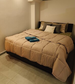 1 chambre, fer et planche à repasser, Wi-Fi gratuit, draps fournis