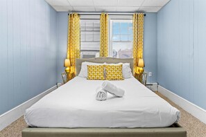 3 soveværelser, skrivebord, strygejern/strygebræt, weekendseng