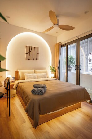 4 bedrooms, iron/ironing board, WiFi