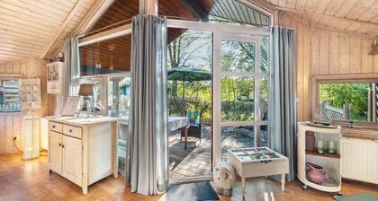 Holiday Home 'Möwe' with Private Terrace, Private Garden and Wi-Fi