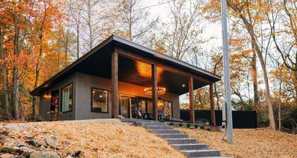 Hill Haus - A Cozy Cabin