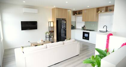 Modern Townhouse, Perfect for couples