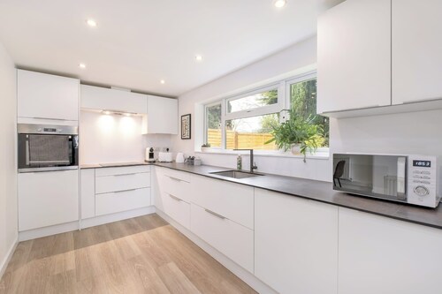 Bluebell House - Sleeps 5 - Garden - Parking