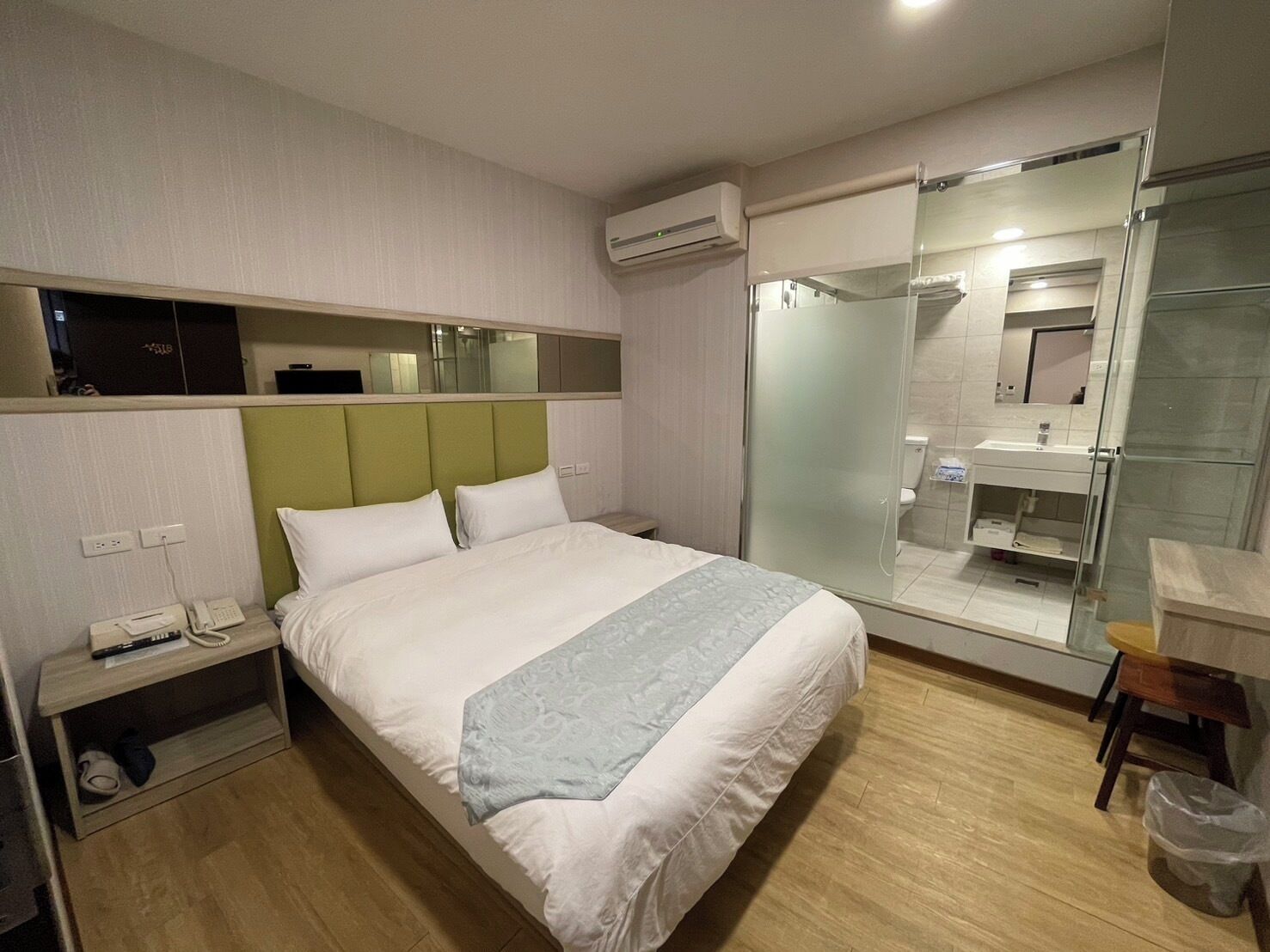 Basic-Doppelzimmer, 1 Doppelbett | Kostenloses WLAN, Bettwäsche