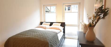 1 dormitorio, escritorio, wifi y ropa de cama