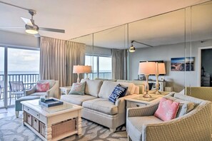 Smart TV - Beachfront with Amazing Sunset Views! (Madeira Beach)