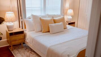 5 bedrooms, desk, iron/ironing board, free WiFi