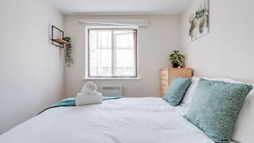 2 bedrooms, iron/ironing board, WiFi, bed sheets