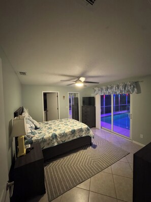 3 Schlafzimmer, Schreibtisch, Bügeleisen/Bügelbrett, Reisekinderbett