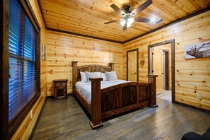 4 Schlafzimmer, Schreibtisch, Bügeleisen/Bügelbrett, Reisekinderbett