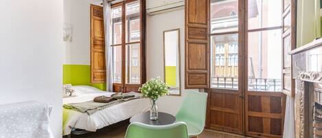 2 室のベッドルーム、WiFi、ベッドシーツ