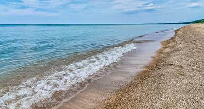 Lake Michigan Retreat w/ stunning views, hot tub, & large patio!