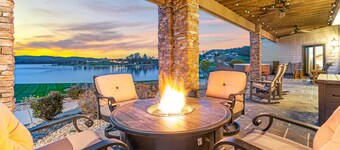 Luxurious lakefront home w/dock, internet, fire pit and amazing views