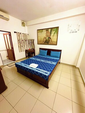 Desk, blackout curtains, iron/ironing board, free WiFi - Phuoc Tai Hotel (Ho Chi Minh City)