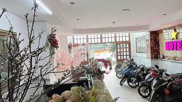 Quầy tiếp tân