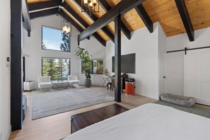 4 habitaciones, tabla de planchar con plancha, wifi y ropa de cama 