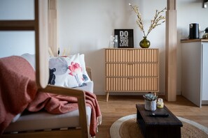 TV - Wabi Sabi Studio next to M1	 (Milano)