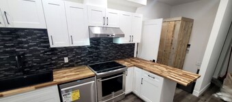 Quiet bright 2 bedroom 1 bathroom suite in town!