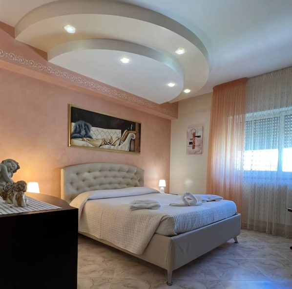 2 bedrooms, iron/ironing board, WiFi, bed sheets - LaDimoraChiara. 116 mt² Tutto lo spazio che cerchi. (Puglia)