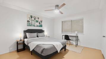 1 quarto, escrivaninha, ferros/tábuas de passar roupa, Wi-Fi