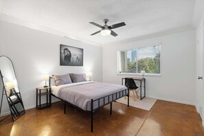 1 bedroom, desk, iron/ironing board, WiFi