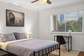 1 makuuhuone, työpöytä, silitysrauta/-lauta, Wi-Fi