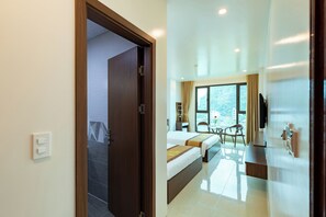 Deluxe Double or Twin Room, Lake View | View from room