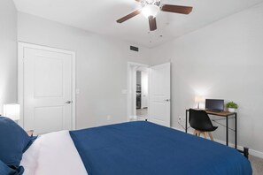 1 chambre, bureau, fer et planche à repasser, Wi-Fi