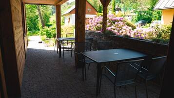 Villa | Outdoor dining