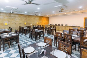 Petit déjeuner buffet compris tous les jours