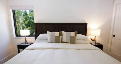 Experience Simple Montana Luxury (Cottage #4)