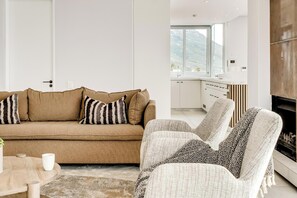 TV, fireplace, offices