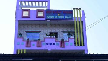 Façana frontal de l'allotjament