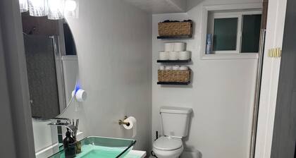 Spacious & Very comfortable 3bed & 1 Bath Basement Apartment in Taylorsville