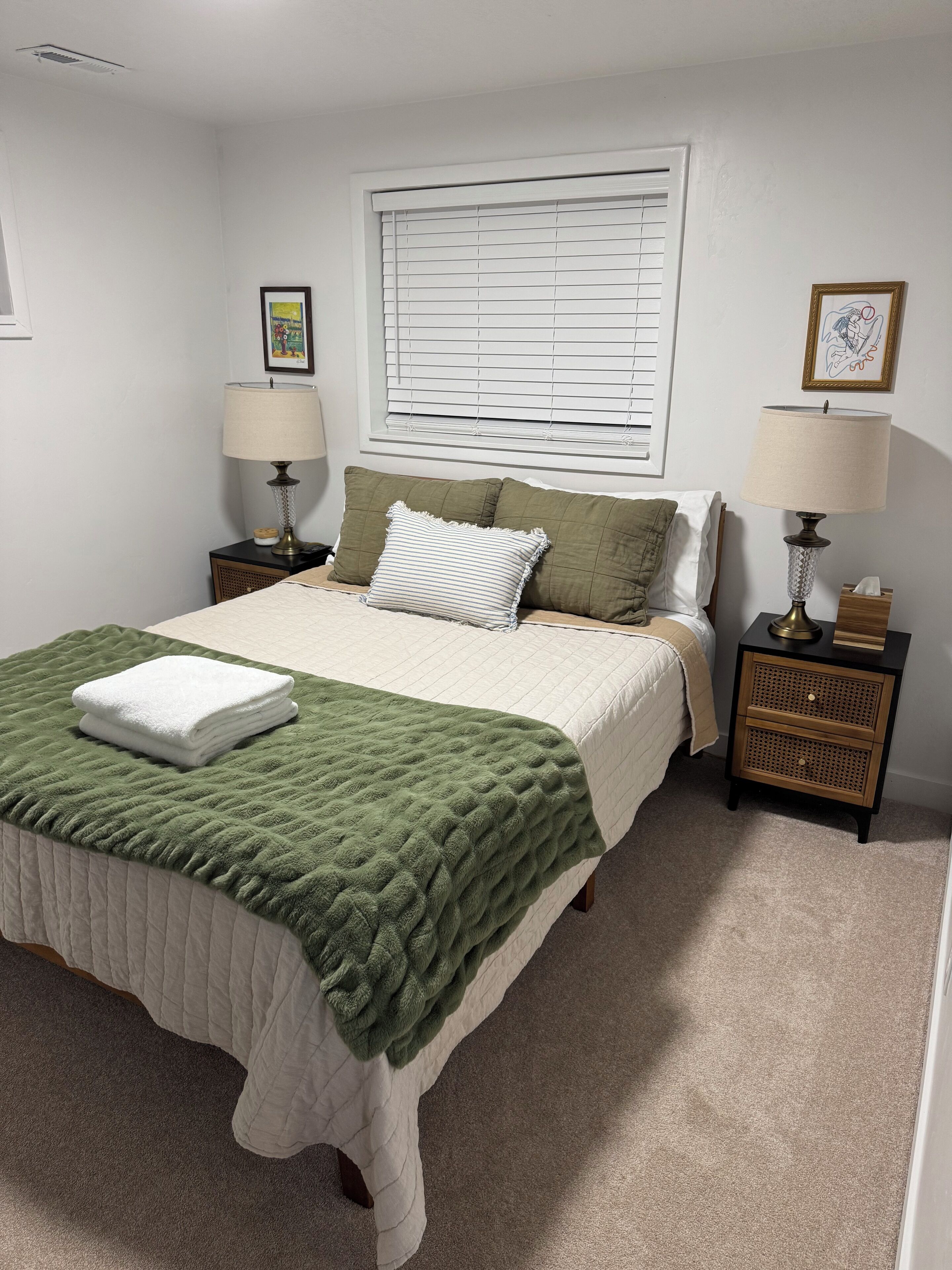 3 室のベッドルーム、アイロン / アイロン台、旅行用ベビーベッド、WiFi (無料)