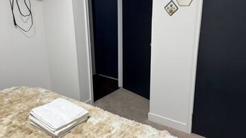 3 bedrooms, iron/ironing board, travel crib, free WiFi