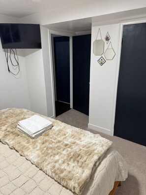 3 chambres, fer et planche à repasser, lit parapluie, Wi-Fi gratuit