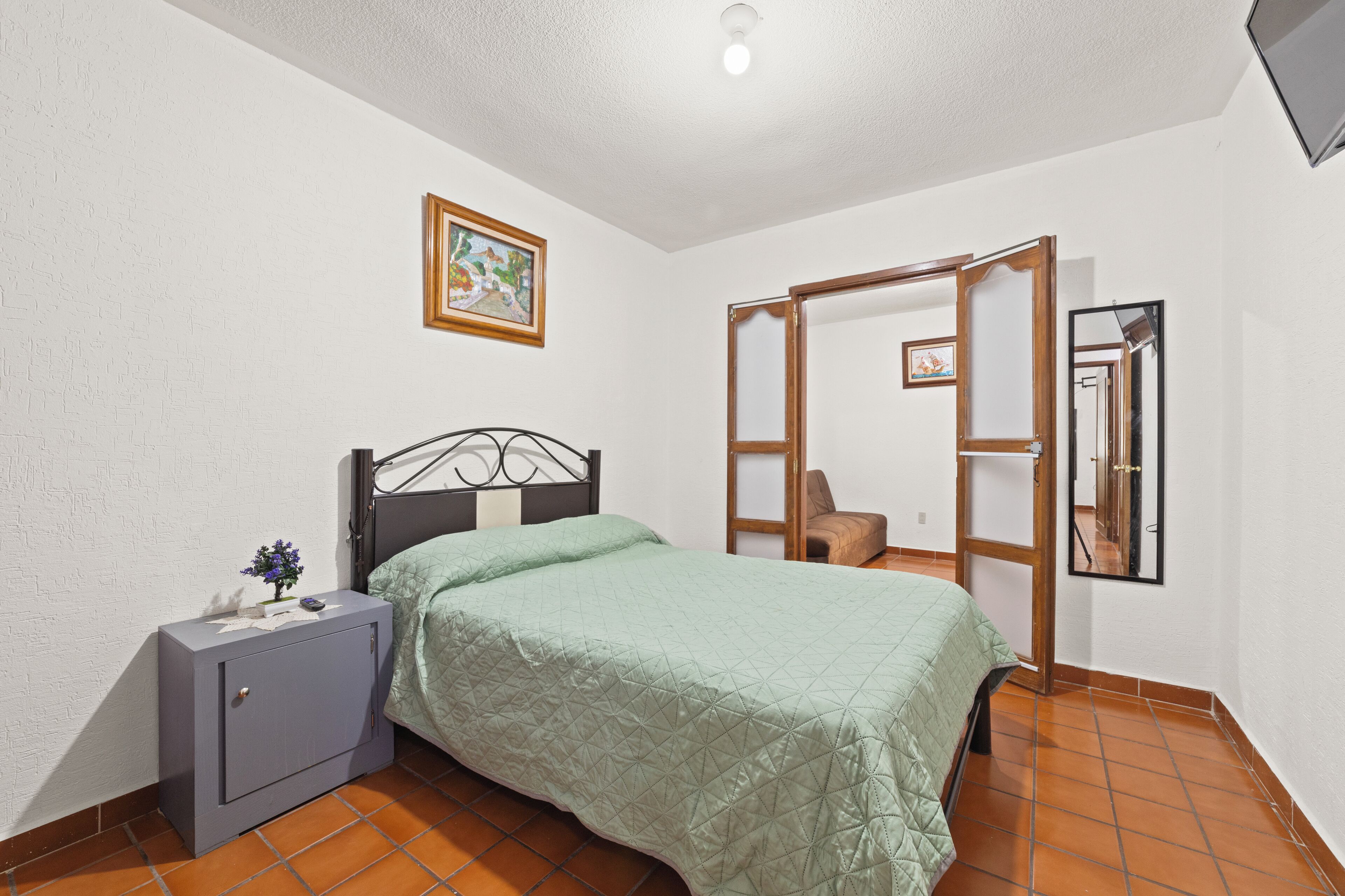 3 bedrooms, iron/ironing board, free WiFi