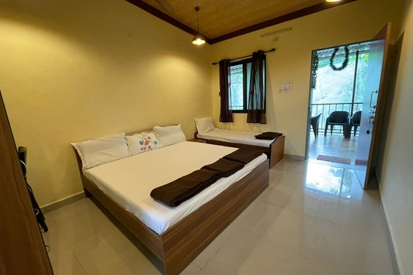 Premium Room, Balcony, City View | Laptop workspace, individually furnished, bed sheets