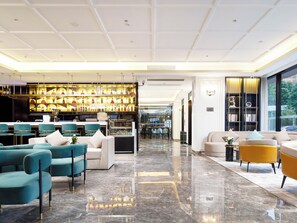 Coin salon dans le hall