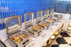 Desayuno autoservicio gratuito y diario