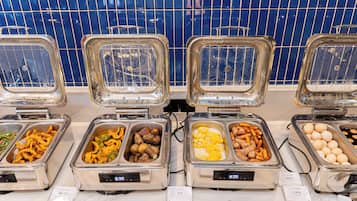 Petit déjeuner en libre-service compris tous les jours