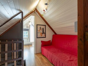 Living room - Attractive Holiday Home Near Beach (Sint Maartensvlotbrug)