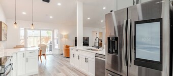 Elegant 6BR Equestrian Home Near WEF