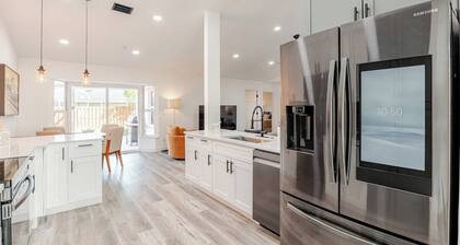 Elegant 6BR Equestrian Home Near WEF